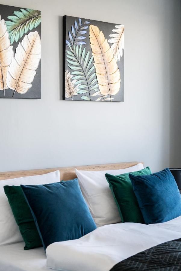 Stylish Apartment Near Wroclavia For 4 Guests By Noclegi Renters Wroclaw Exterior photo